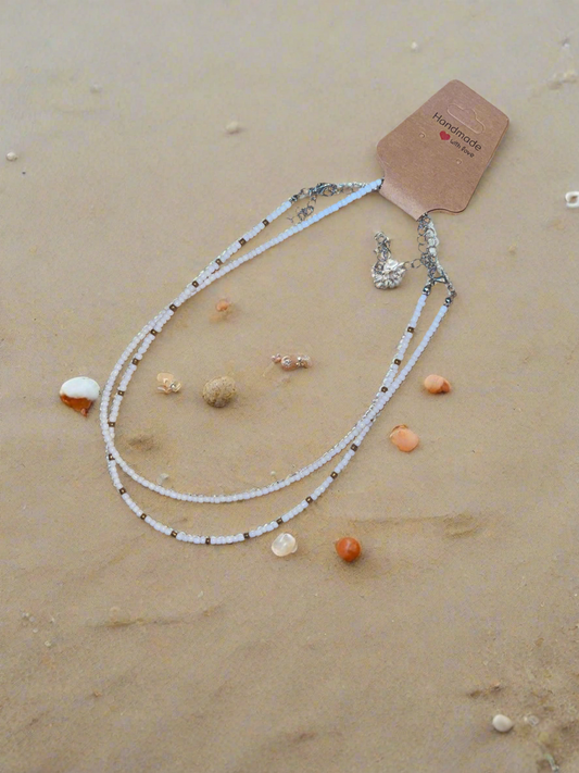 Minimalist seed beaded choker.