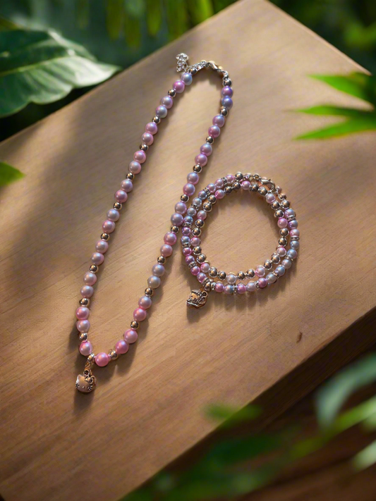 Girls Hello Kitt necklace and bracelet